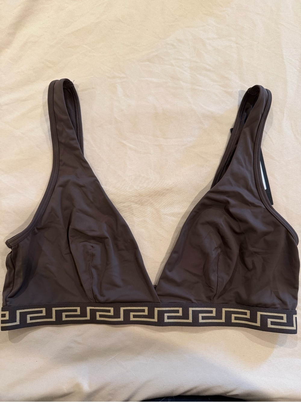 Versace brown bra with pattern along the bottom edge
Size 4
#versace #luxury